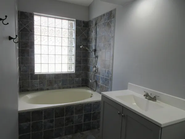 $4,000 | 4955 Southwest 35th Terrace, Hollywood, FL 33312