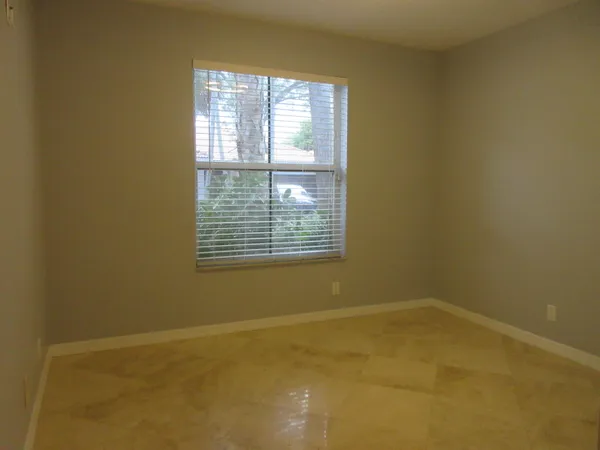 $4,000 | 4955 Southwest 35th Terrace, Hollywood, FL 33312