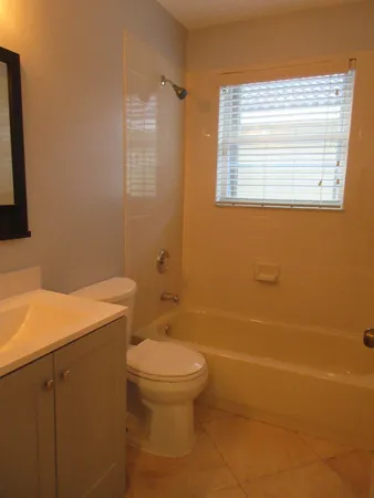 $4,000 | 4955 Southwest 35th Terrace, Hollywood, FL 33312