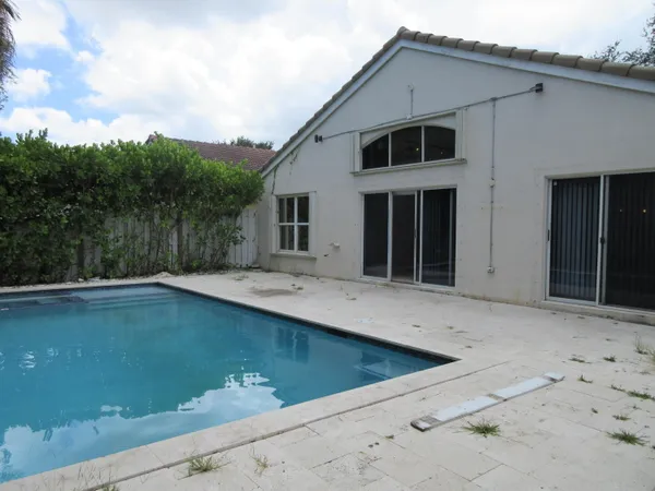 $4,000 | 4955 Southwest 35th Terrace, Hollywood, FL 33312