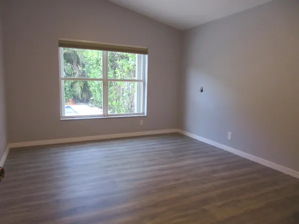 $4,000 | 4955 Southwest 35th Terrace, Hollywood, FL 33312