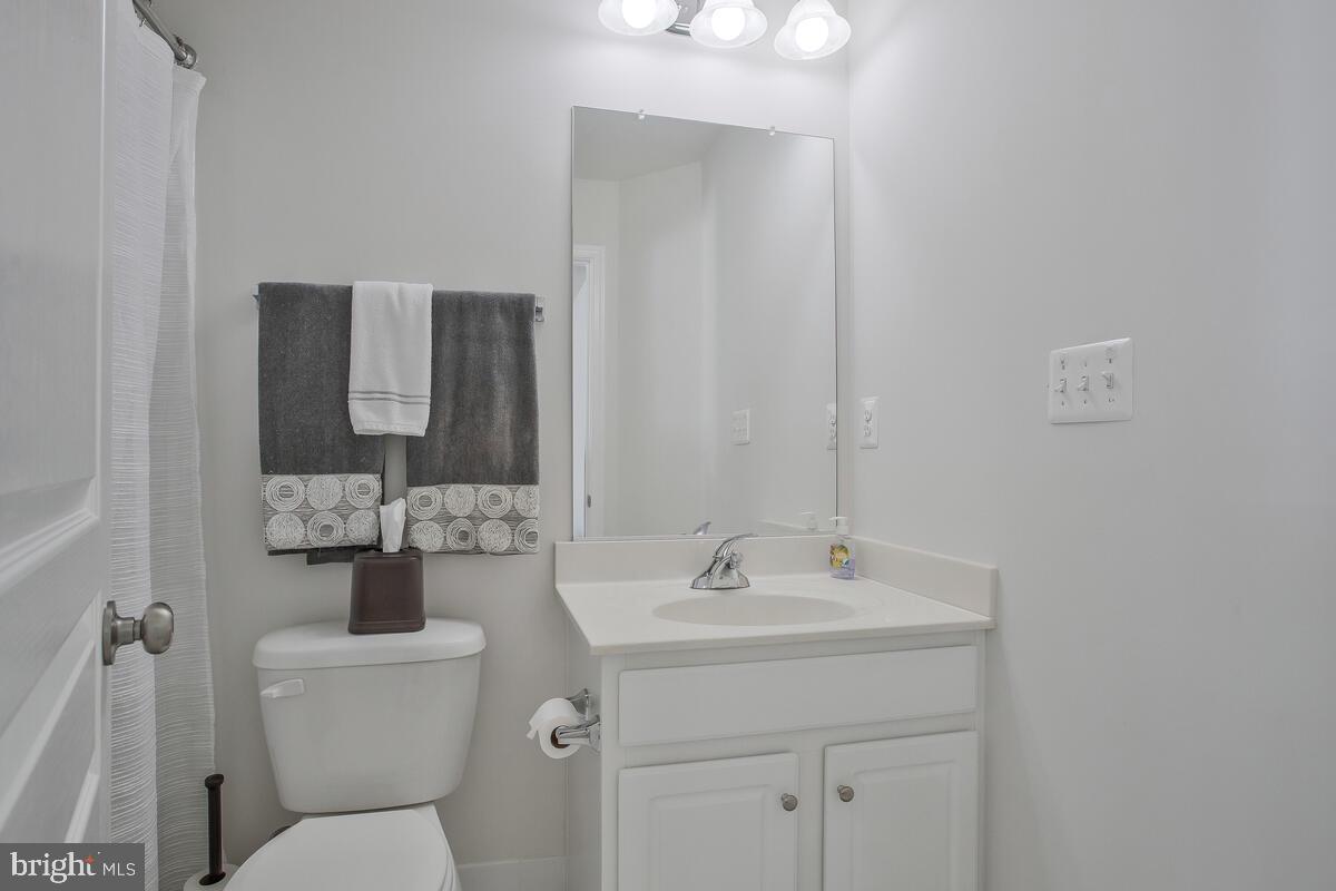 20 Boucher Place Annapolis, MD 21403 - Photo 24 of 51 2nd Floor Bathroom