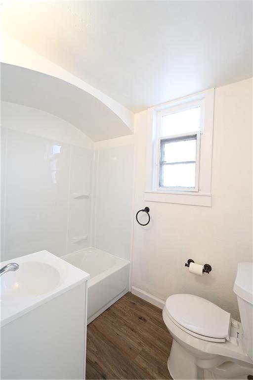 1044 Wilkins Road Pittsburgh, PA 15221 - Photo 12 of 25 Gallery Image 12
