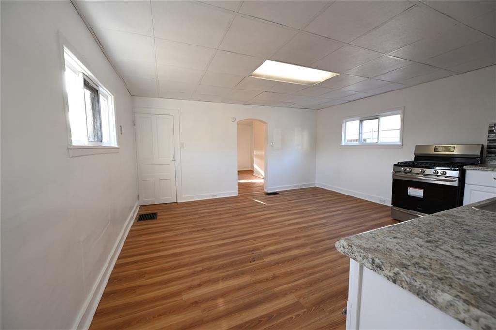 1044 Wilkins Road Pittsburgh, PA 15221 - Photo 9 of 25 Gallery Image 9