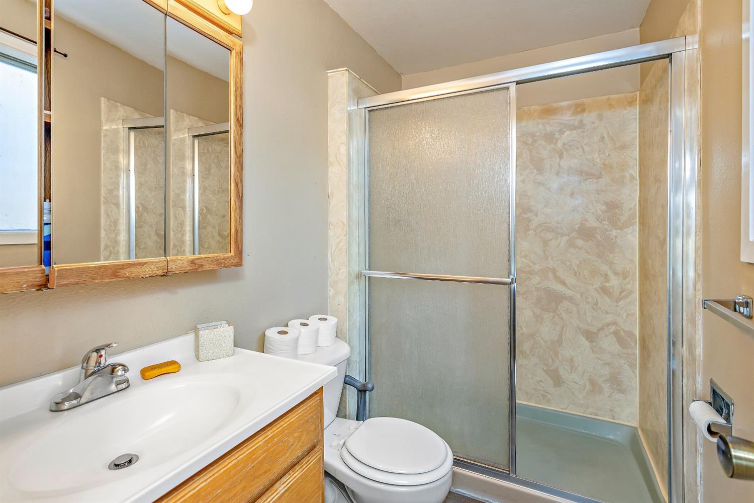 2238 Delta Waters Road Medford, OR 97504 - Photo 16 of 23 Additional Photo