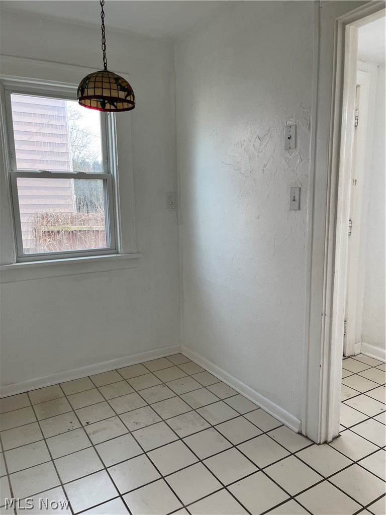 4306 Ardmore Road South Euclid, OH 44121 - Photo 7 of 26