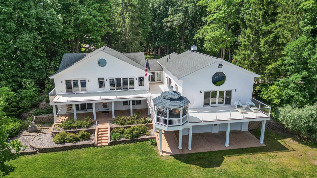 15665 Portage Road Vicksburg, MI 49097 - Photo 3 of 31