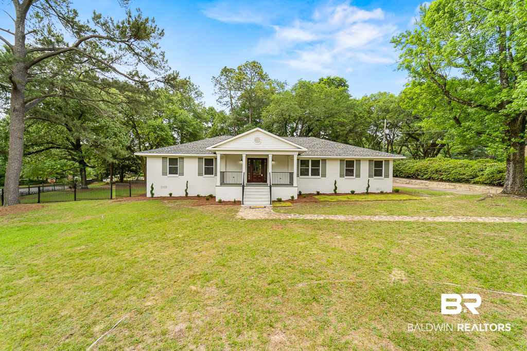 3901 Montclaire Way Mobile, AL 36609 - Photo 3 of 35