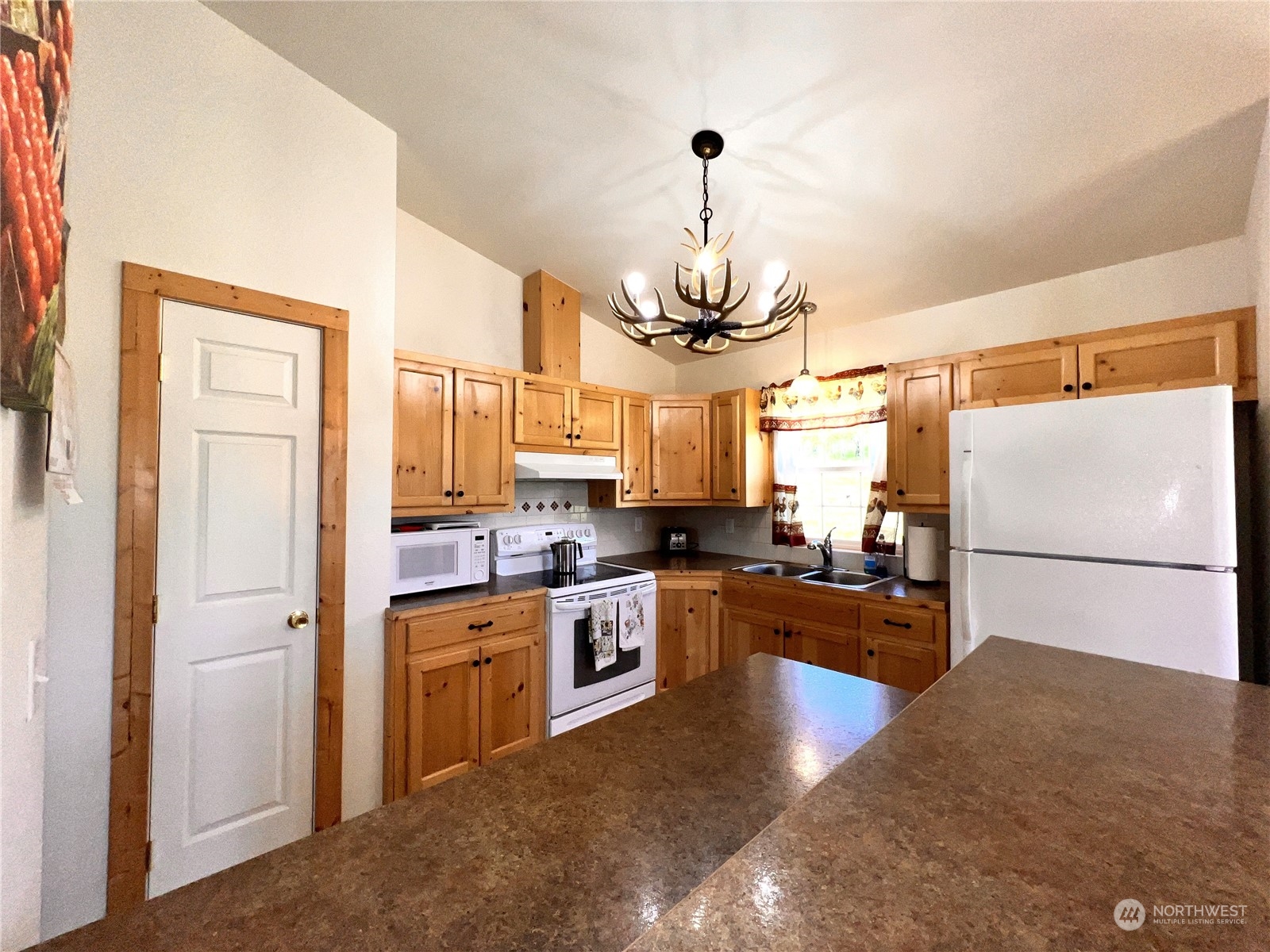 56 Highvalley Road East Tonasket, WA 98855 - Photo 4 of 39 Gallery Image 4