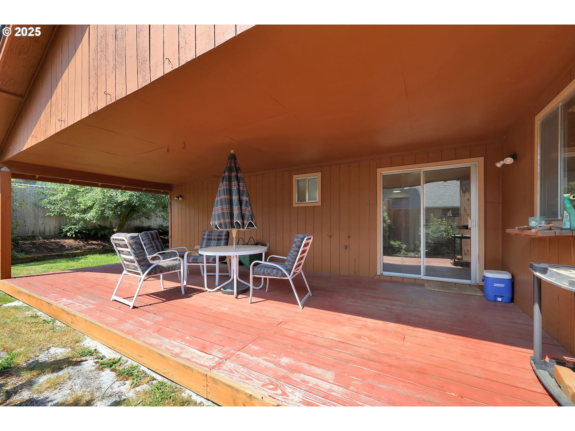 7087 Aster Street Springfield, OR 97478 - Photo 34 of 46 a view of a backyard with sitting area