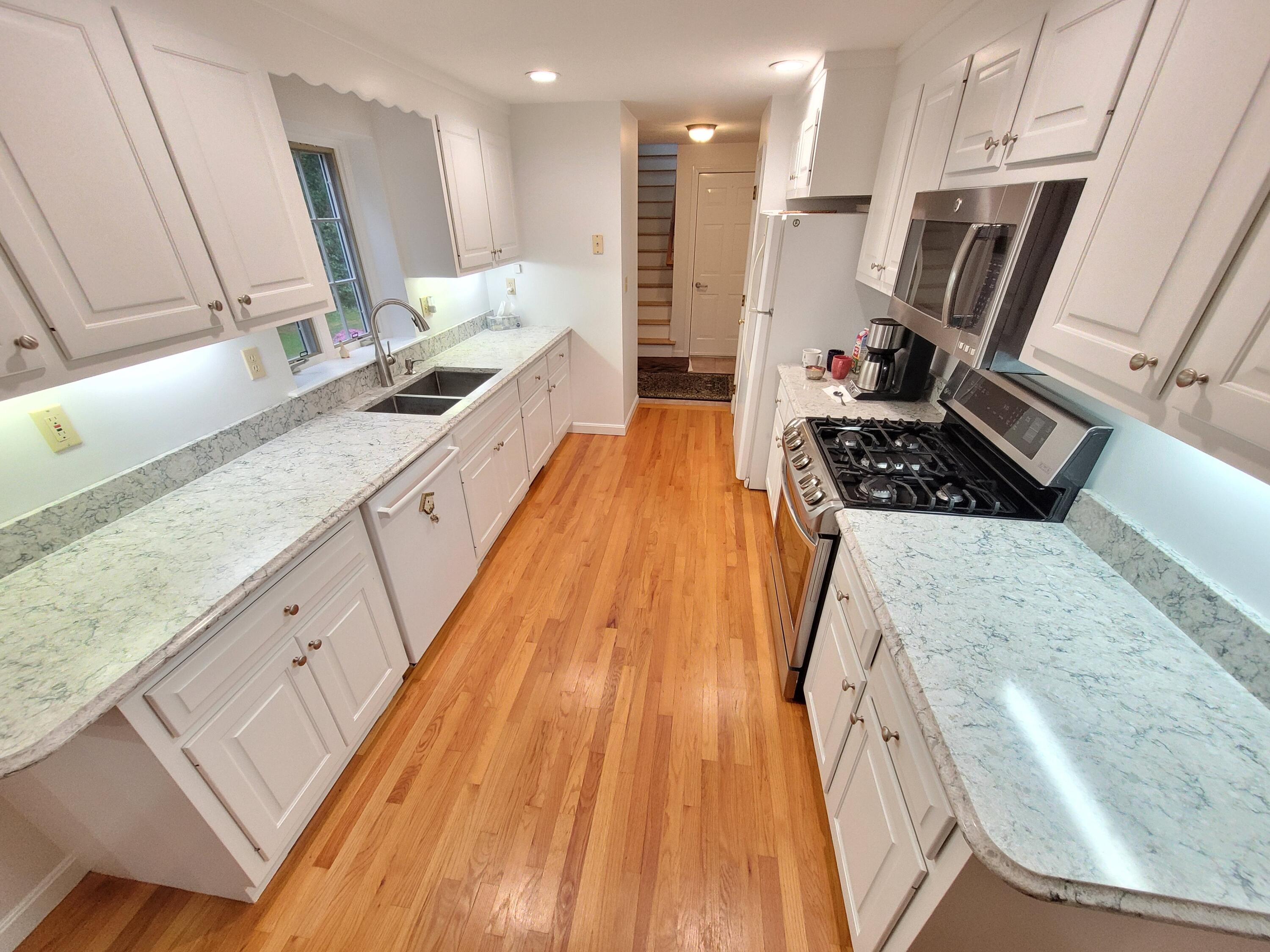 86 Robbins Circle Dennis, MA 02638 - Photo 8 of 77 20231021_152231