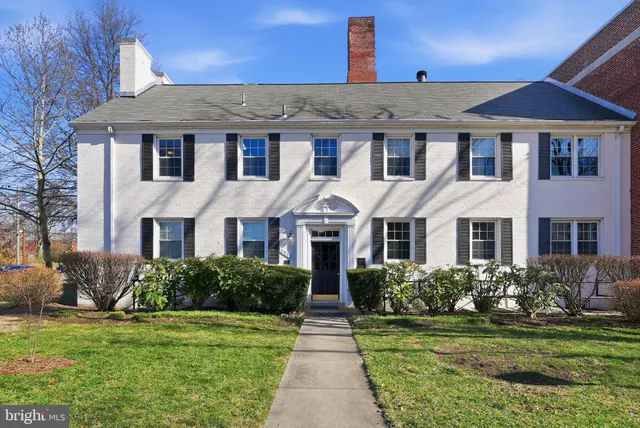 $312,500 | 2900 13th Road South, Unit 201, Arlington, VA 22204