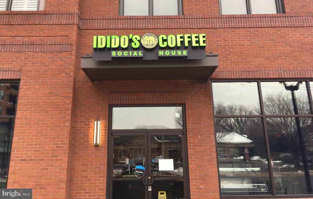 2900 13th Road South, Unit 201 Arlington, VA 22204 - Photo 31 of 32 a close view of a fireplace