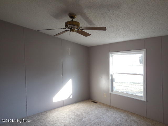 112 Barnyard Road Milton, KY 40045 - Photo 11 of 25 Master bedroom