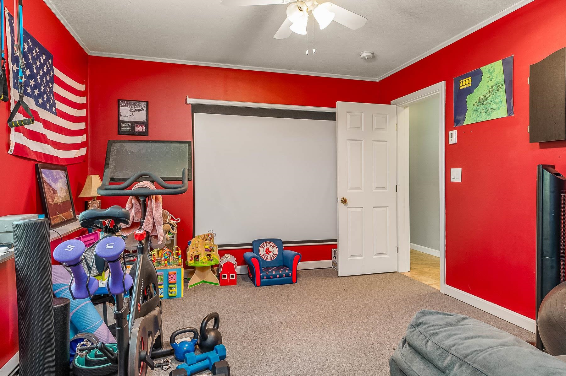 35 Davis Boulevard Rochester, NH 03868 - Photo 16 of 28