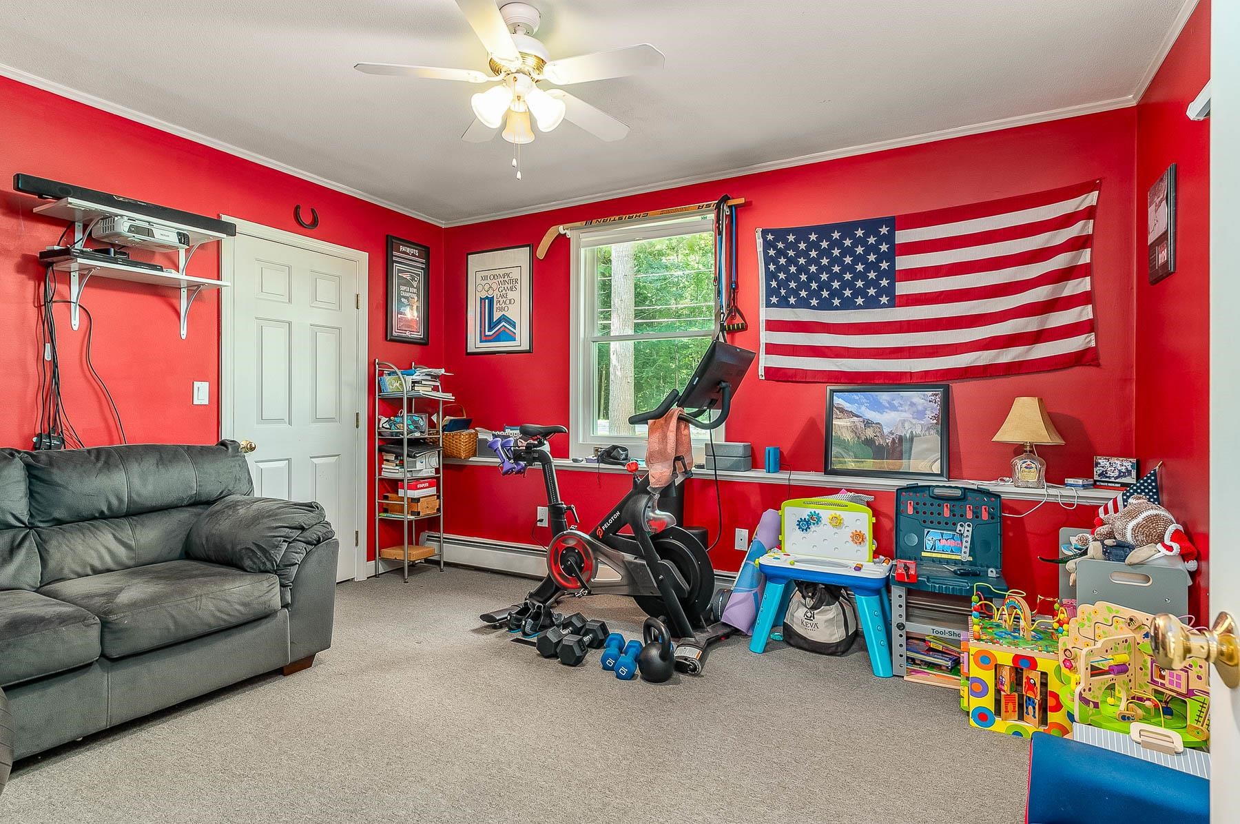 35 Davis Boulevard Rochester, NH 03868 - Photo 17 of 28