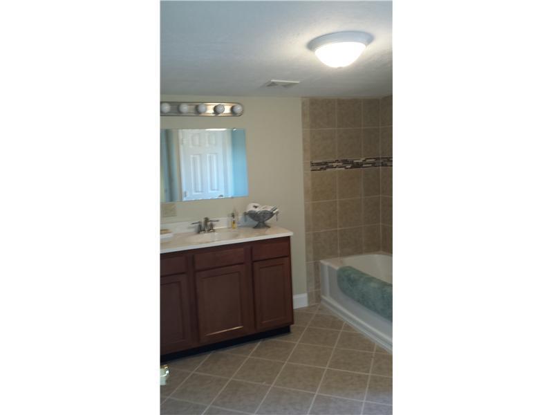 125 Johnetta Road Vandergrift, PA 15690 - Photo 10 of 20 Full Bath. Beautiful Tile Work! Large Full Bath