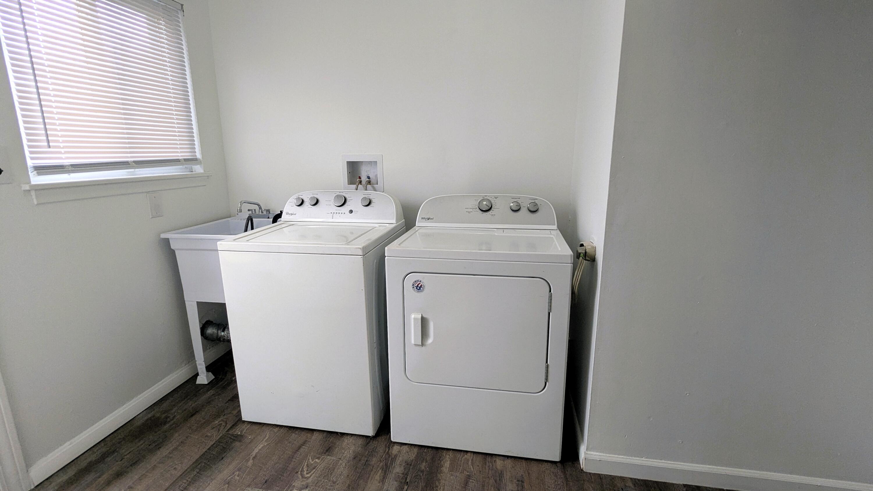 30113 Hazelwood Street Inkster, MI 48141 - Photo 17 of 21 Laundry Room