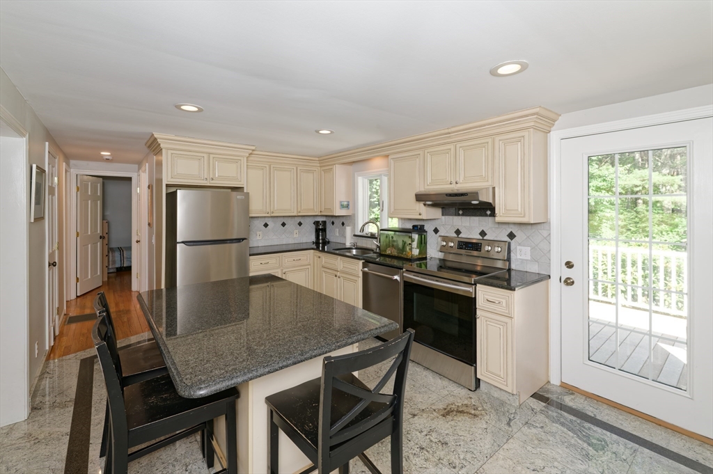 24 Woodland Road Uxbridge, MA 01569 - Photo 7 of 35