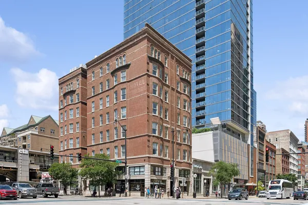 $1,850 | 30 East Roosevelt Road, Unit 502, Chicago, IL 60605