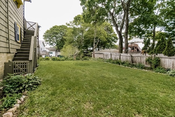5 Elizabeth Road Gloucester, MA 01930 - Photo 9 of 28 Gallery Image 9