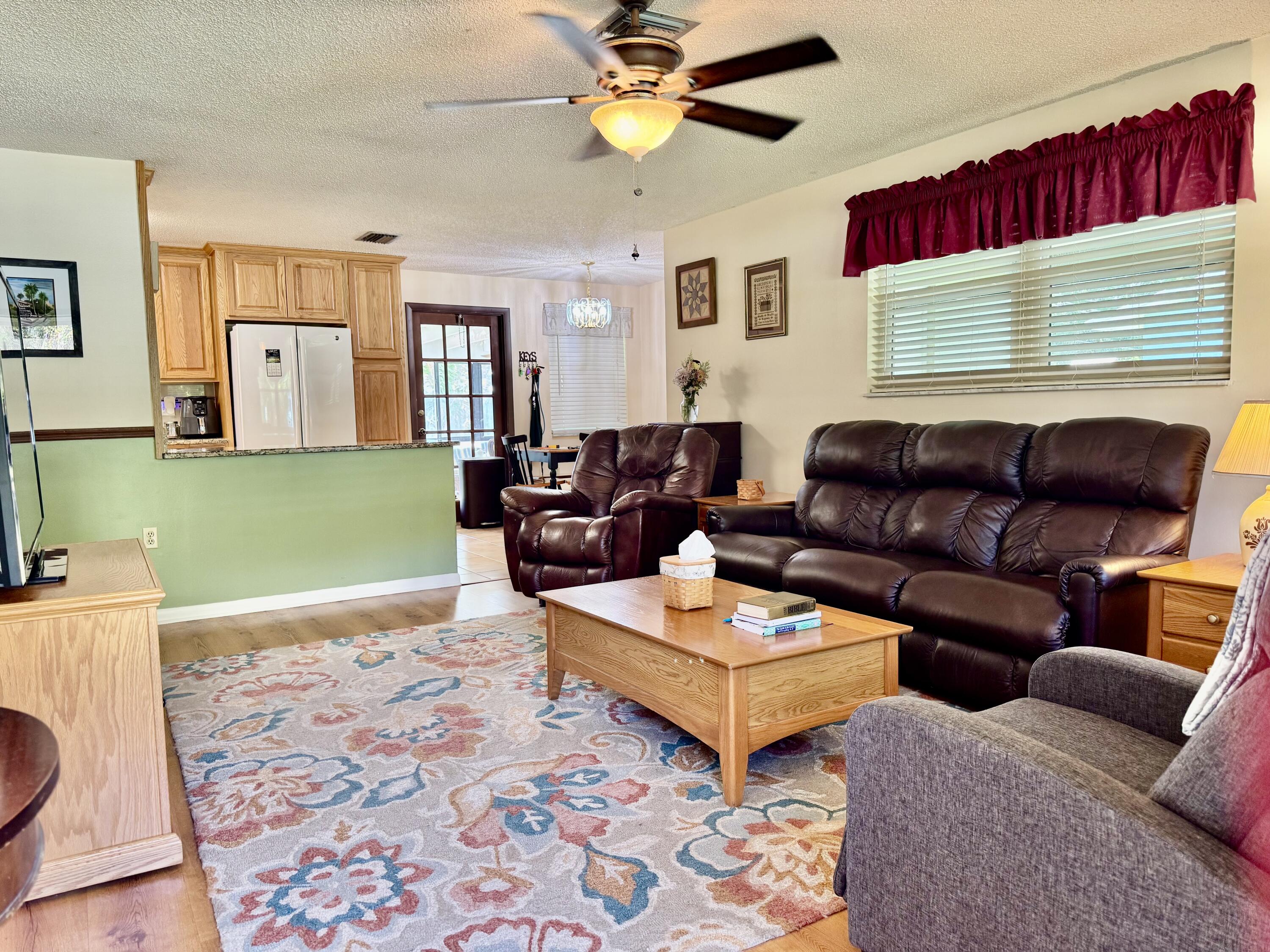 3548 Southwest 16th Street Okeechobee, FL 34974 - Photo 2 of 29 IMG_4129
