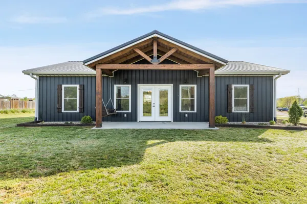 $284,900 | 448 Duncan Circle, Lobelville, TN 37097