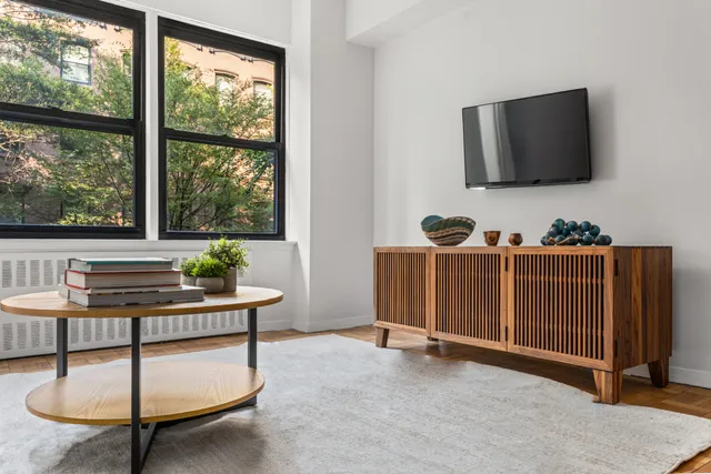 $929,000 | 120 East 36th Street, Unit 3EF | Murray Hill