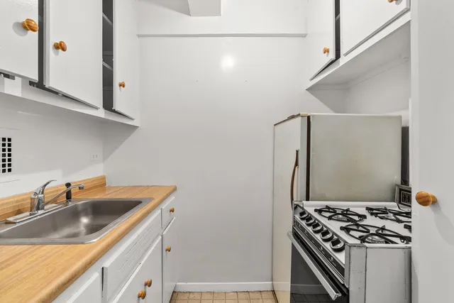 $929,000 | 120 East 36th Street, Unit 3EF | Murray Hill