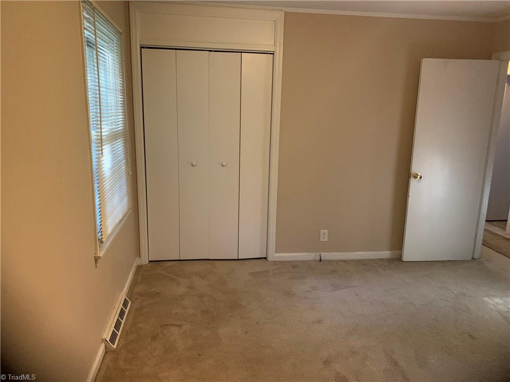 2705 Holmes Road Greensboro, NC 27405 - Photo 11 of 37