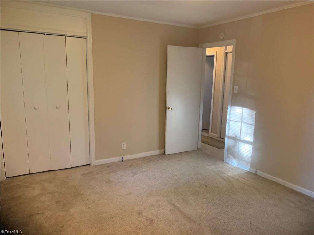 2705 Holmes Road Greensboro, NC 27405 - Photo 13 of 37