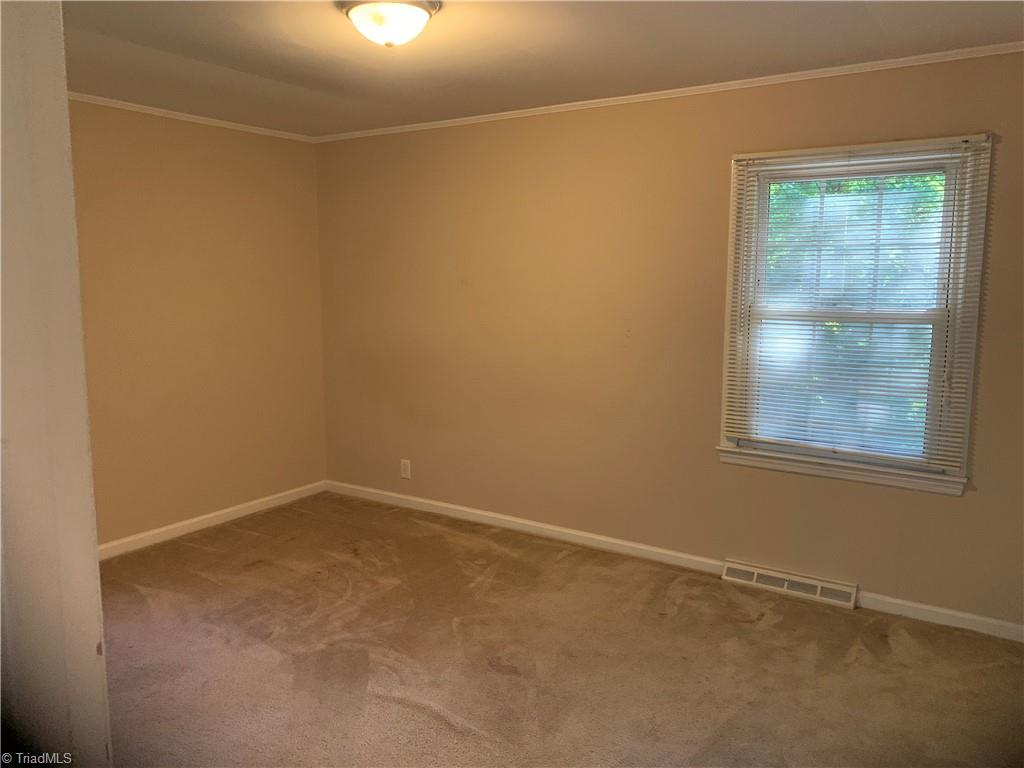 2705 Holmes Road Greensboro, NC 27405 - Photo 15 of 37