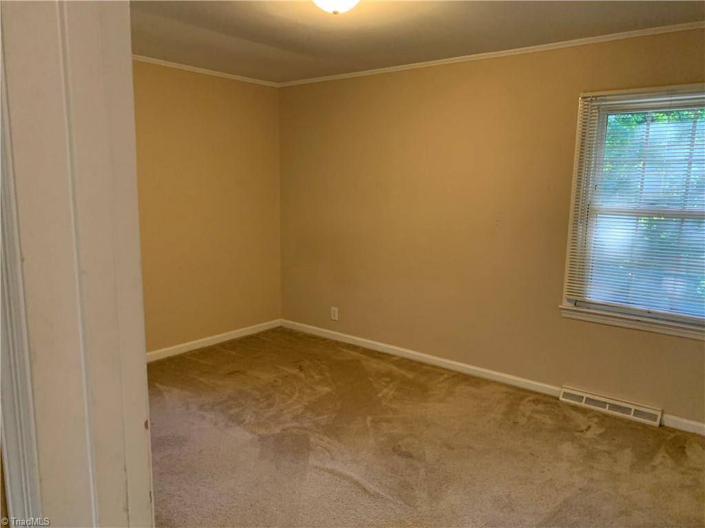2705 Holmes Road Greensboro, NC 27405 - Photo 16 of 37
