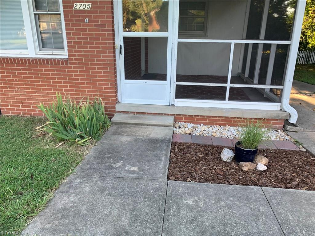 2705 Holmes Road Greensboro, NC 27405 - Photo 3 of 37 /