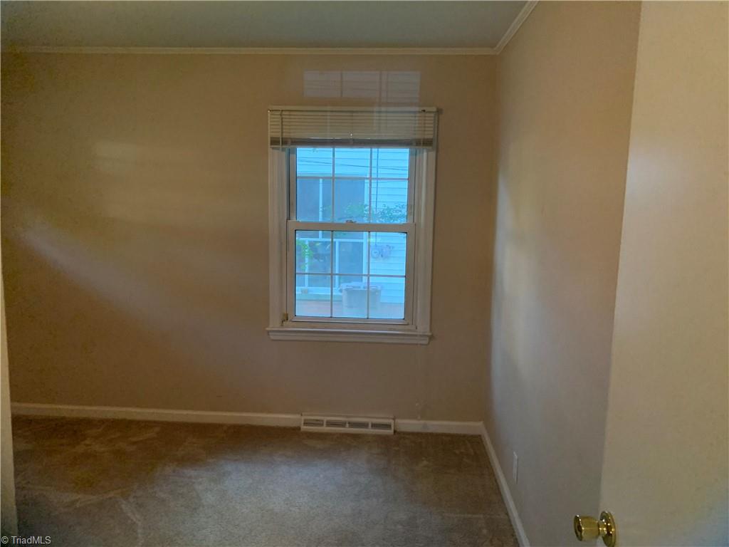 2705 Holmes Road Greensboro, NC 27405 - Photo 22 of 37