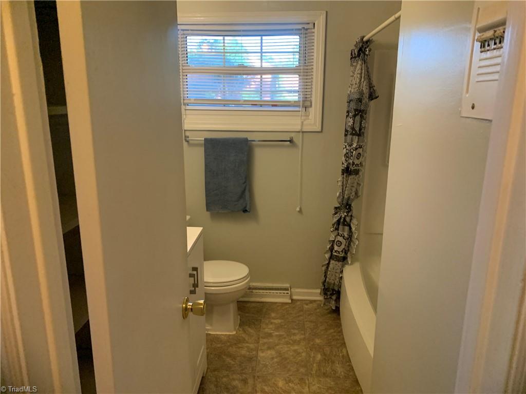 2705 Holmes Road Greensboro, NC 27405 - Photo 24 of 37