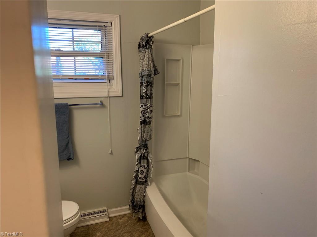2705 Holmes Road Greensboro, NC 27405 - Photo 26 of 37
