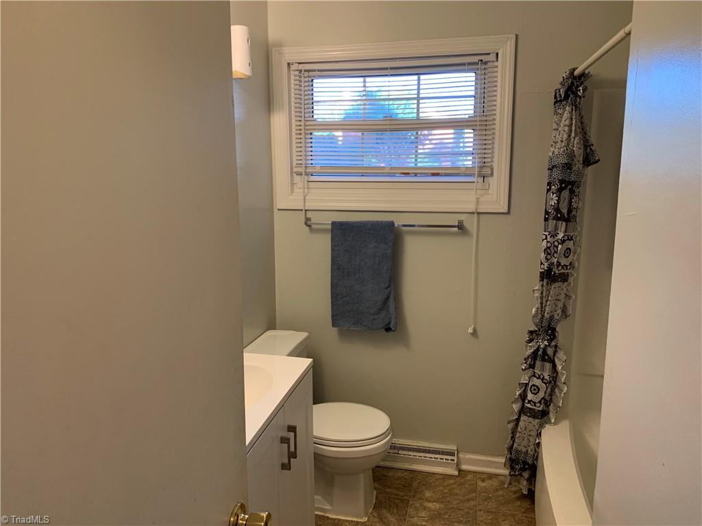 2705 Holmes Road Greensboro, NC 27405 - Photo 27 of 37