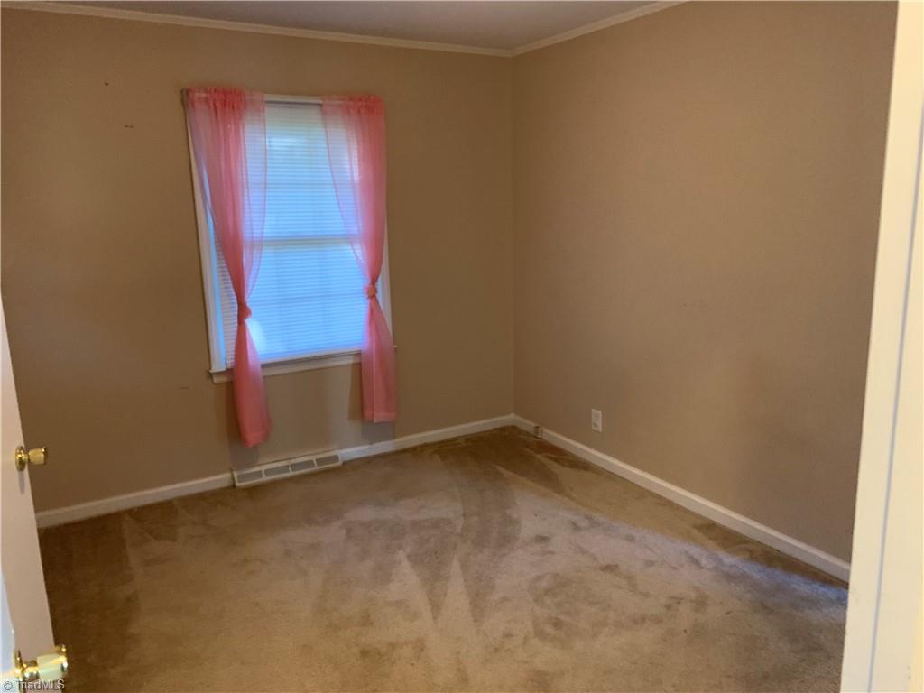 2705 Holmes Road Greensboro, NC 27405 - Photo 31 of 37