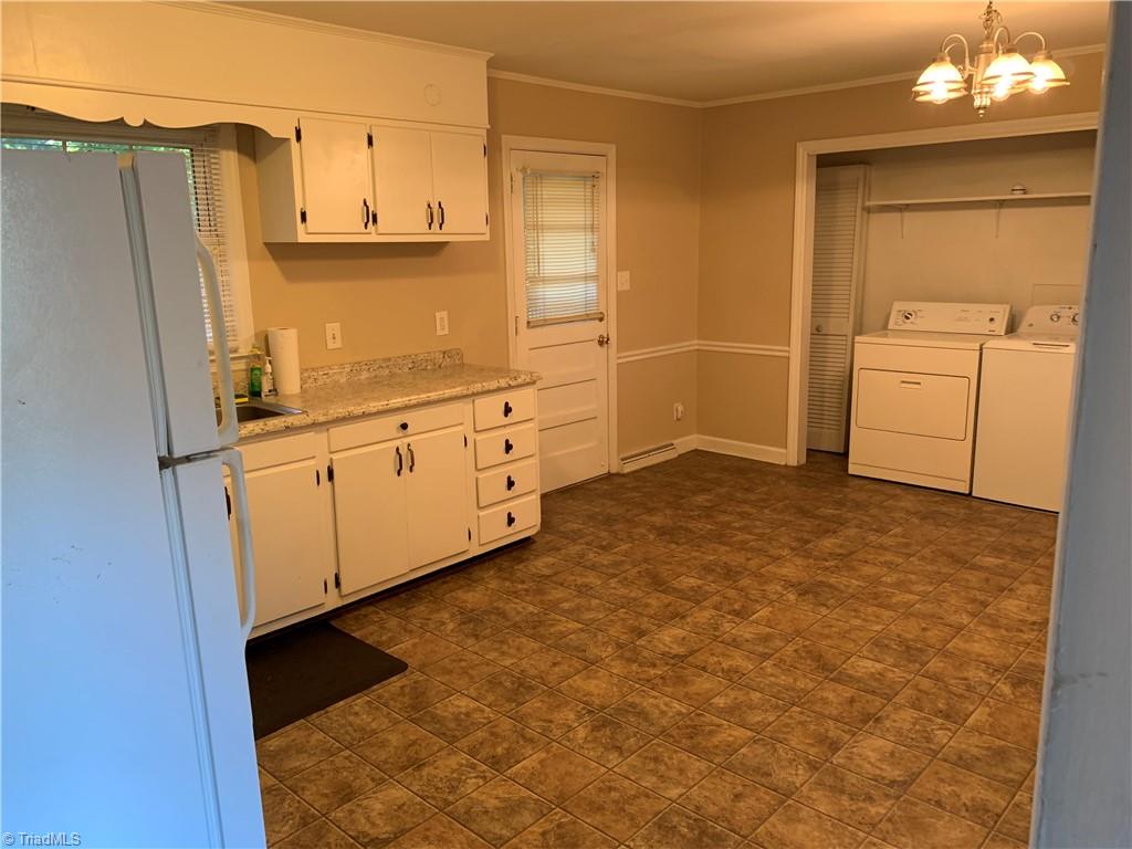 2705 Holmes Road Greensboro, NC 27405 - Photo 34 of 37