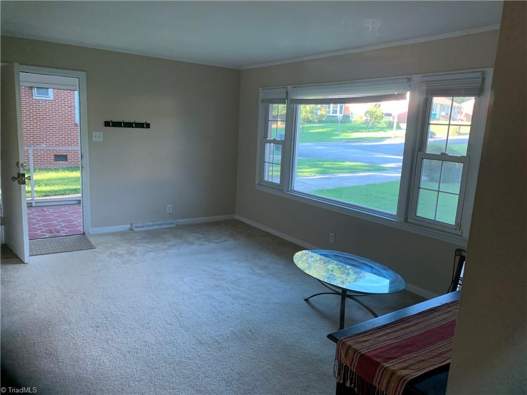 2705 Holmes Road Greensboro, NC 27405 - Photo 8 of 37