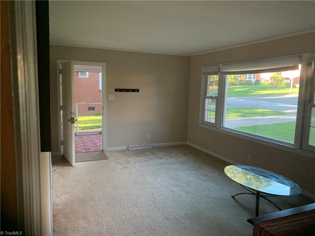 2705 Holmes Road Greensboro, NC 27405 - Photo 9 of 37