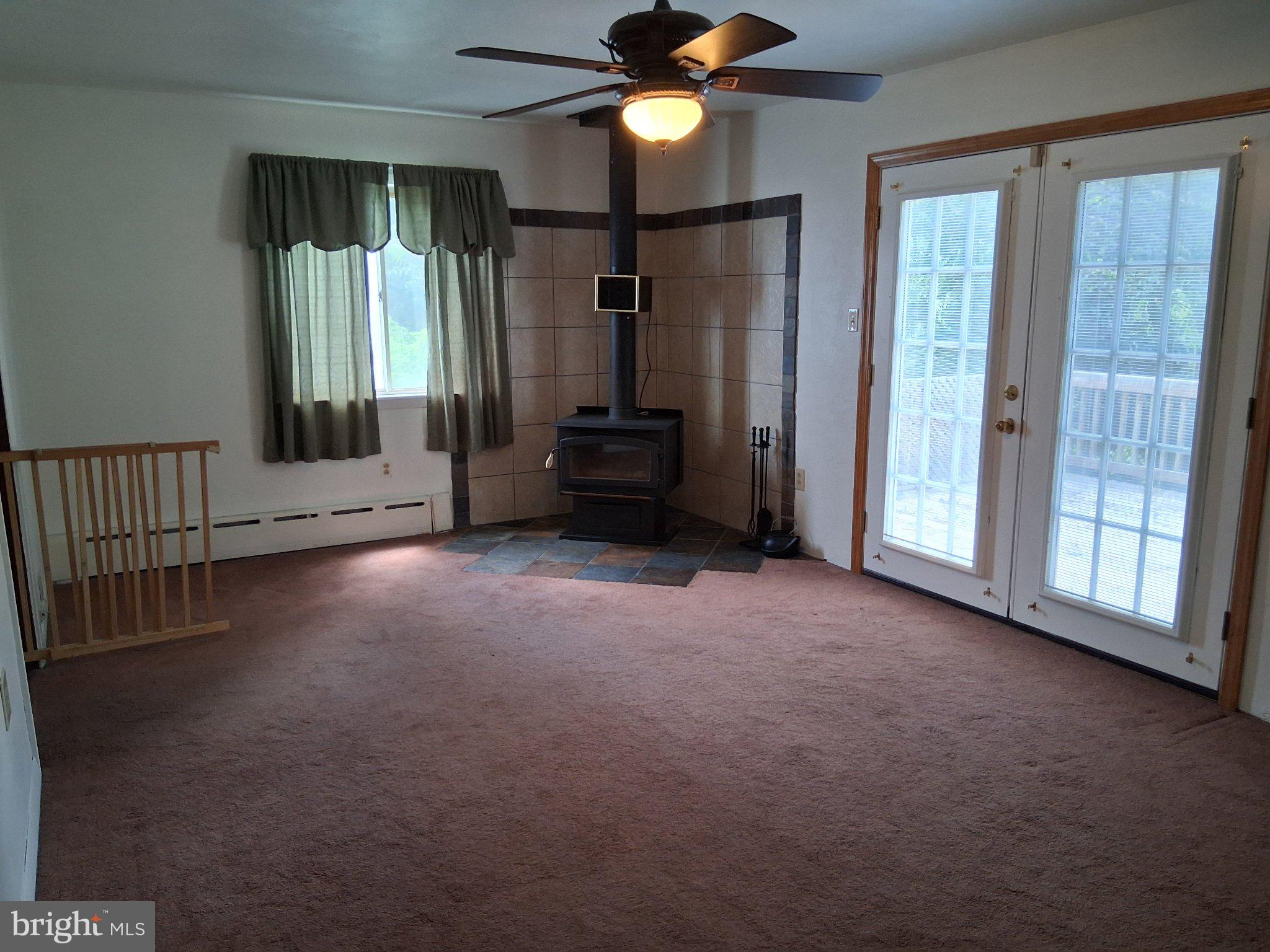 265 View Street Johnstown, PA 15902 - Photo 38 of 66 Cozy living space with natural light.