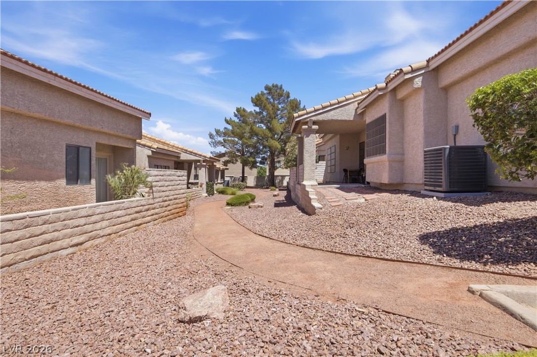 251 North Cimarron Road Las Vegas, NV 89145 - Photo 37 of 41
