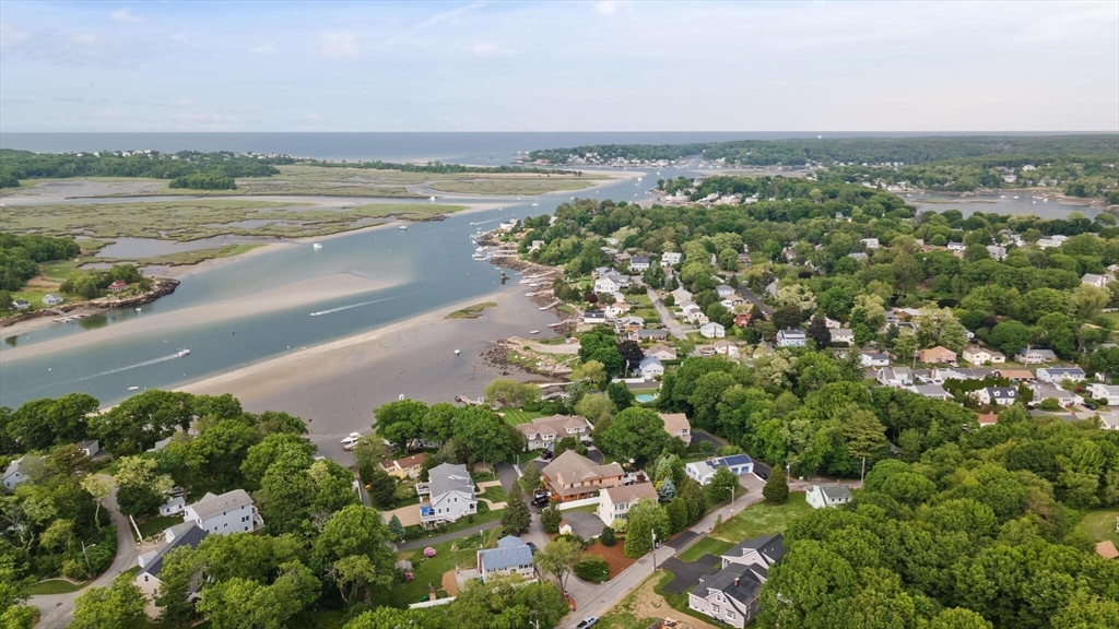 24 Riverview Road, Unit B Gloucester, MA 01930 - Photo 4 of 33 Gallery Image 4