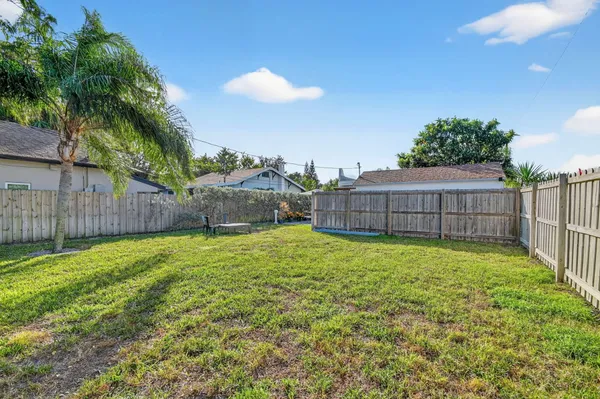 $5,950 | 404 South M Street, Unit 1, Lake Worth Beach, FL 33460