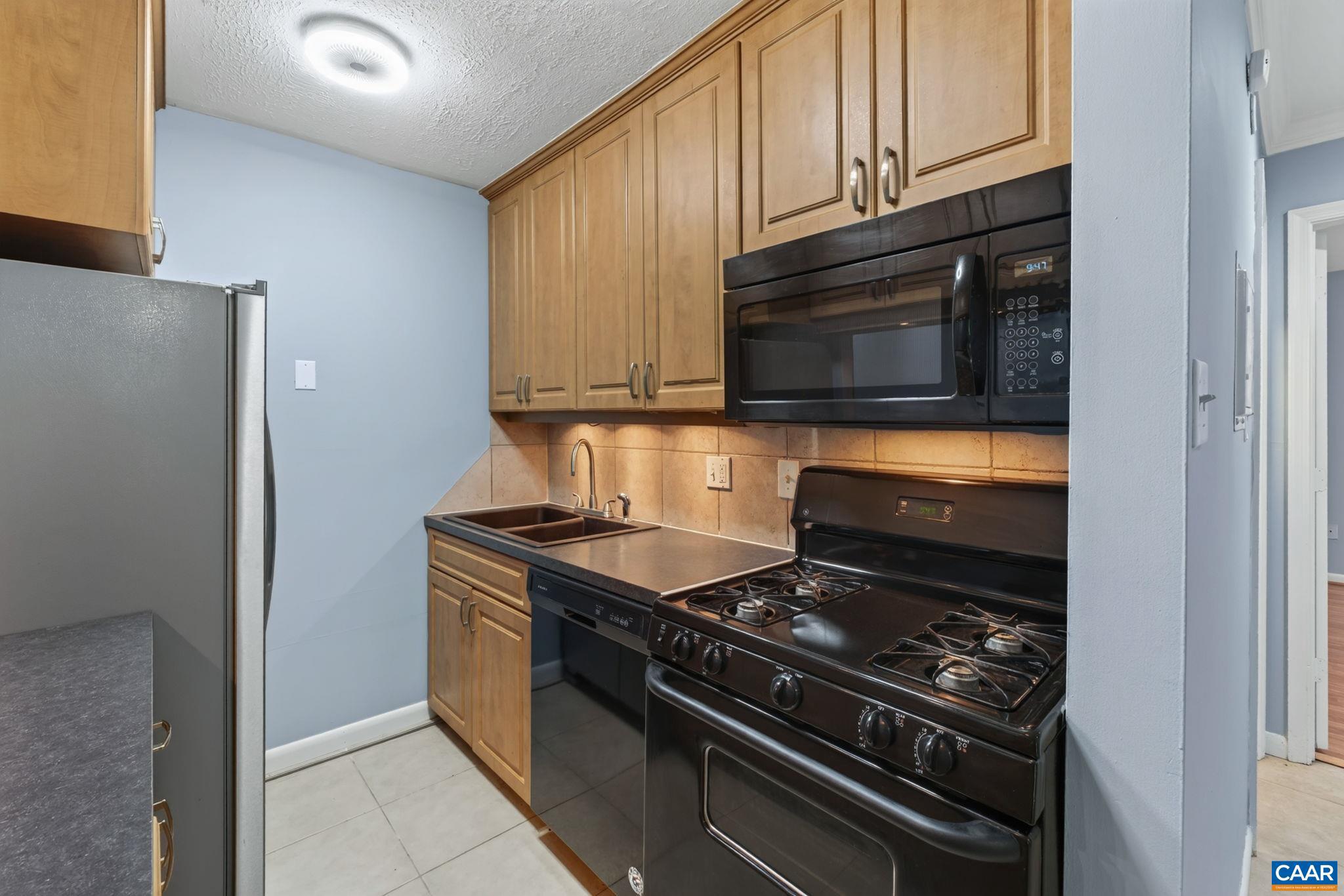 545 Burgoyne Road, Unit 2 Charlottesville, VA 22901 - Photo 12 of 25