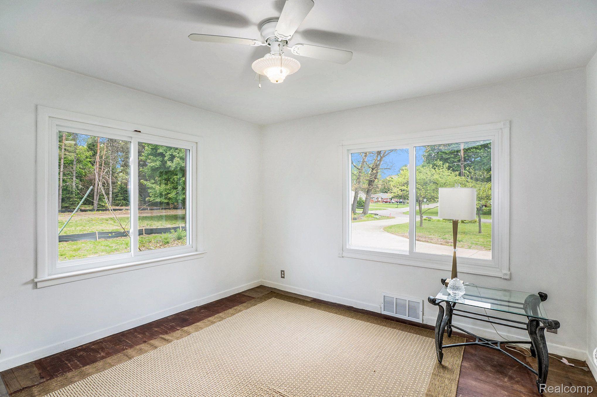 3701 Clintonville Road Waterford, MI 48329 - Photo 11 of 19 Gallery Image 11