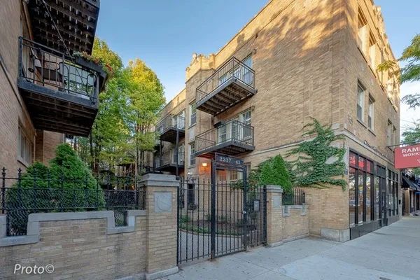 $2,400 | 2237.5 North Lincoln Avenue, Unit 2A, Chicago, IL 60614