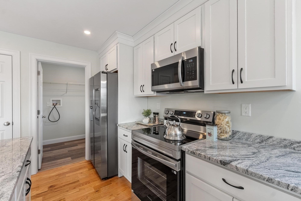 72 A Cottage Lane, Unit LEFT HALF) Templeton, MA 01468 - Photo 6 of 40